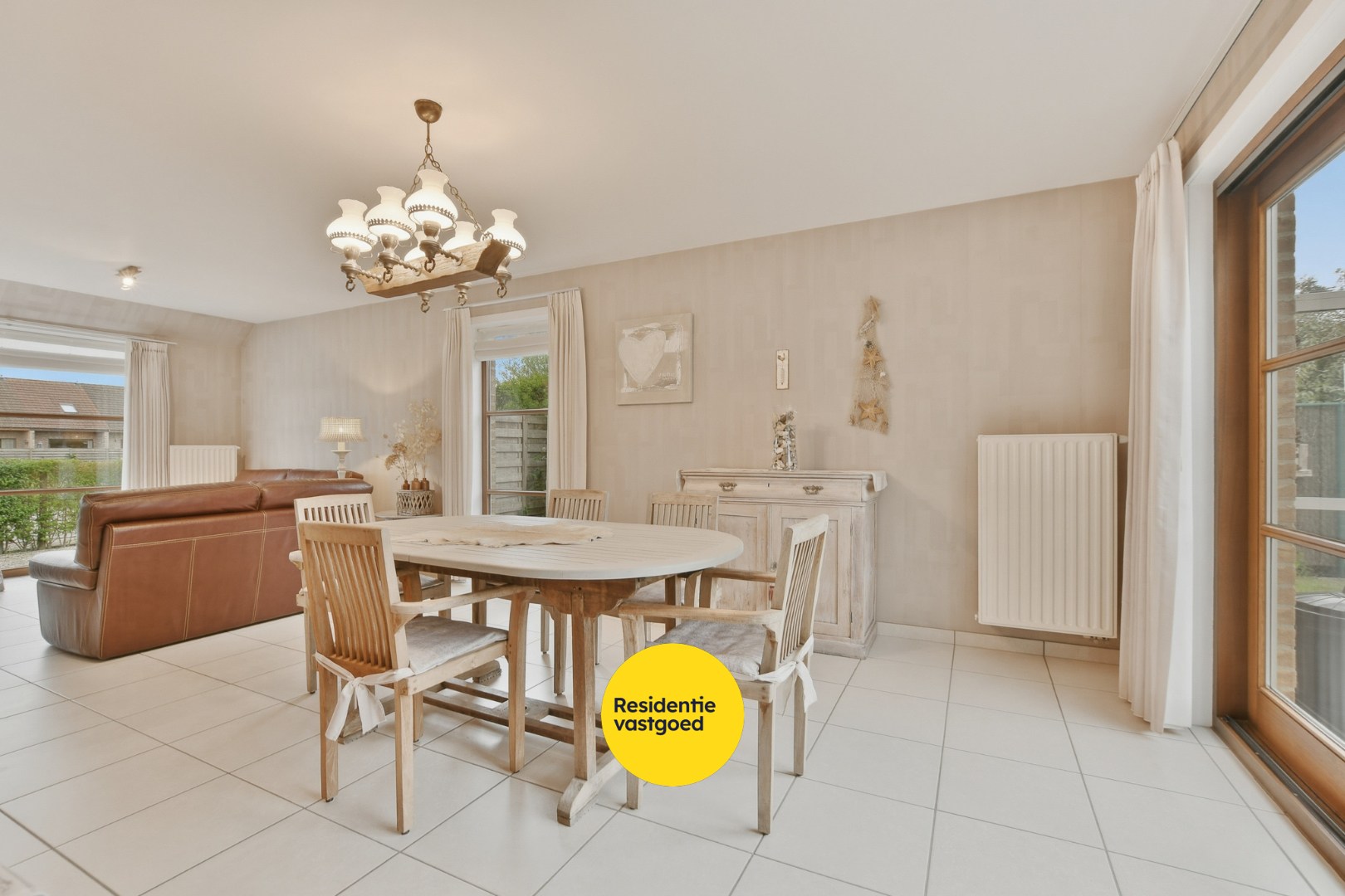 Instapklare halfopen bebouwing met 3 slaapkamers en tuin in De Haan! 