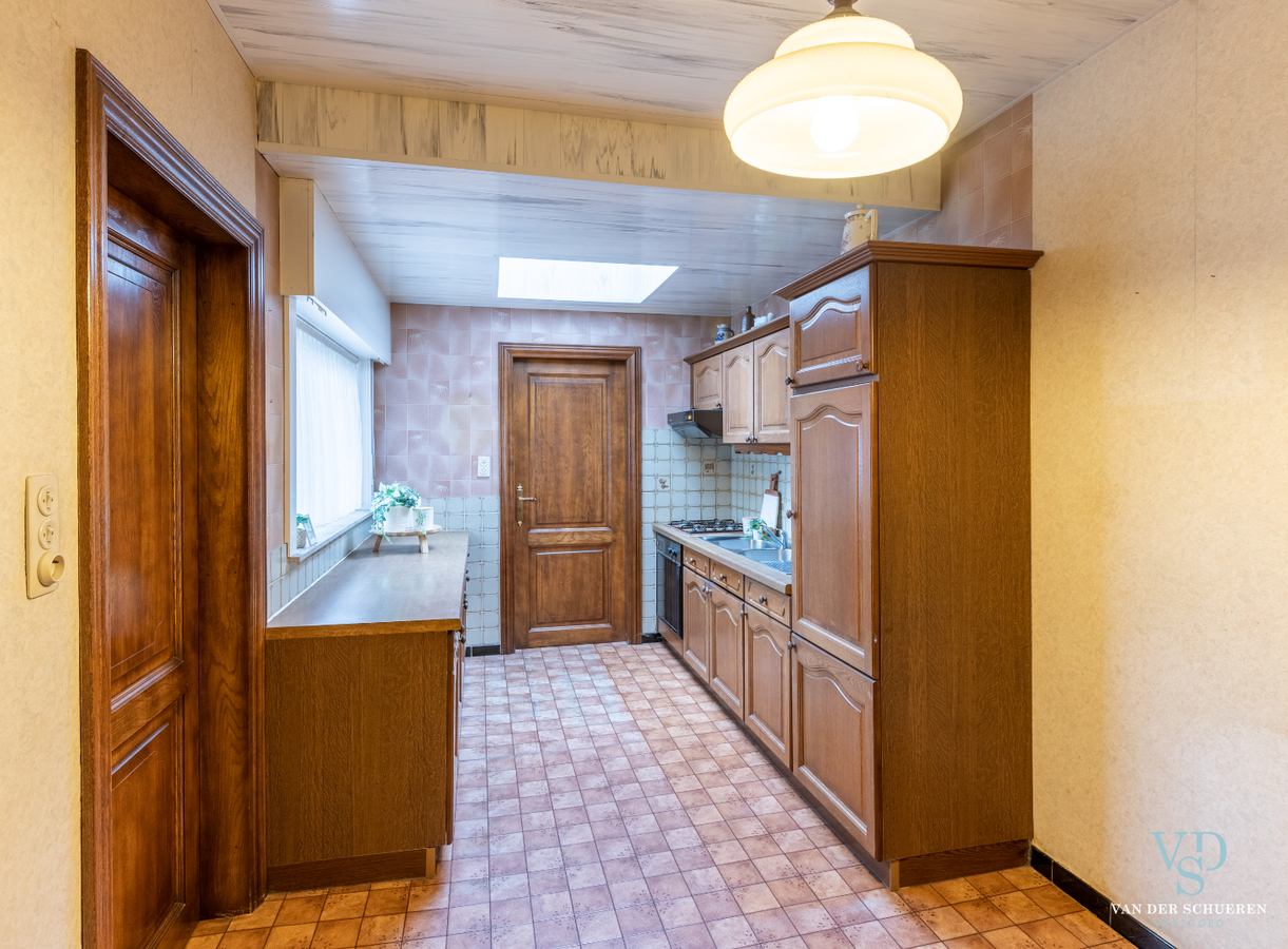 Degelijke, op te frissen Half Open Bebouwing. 