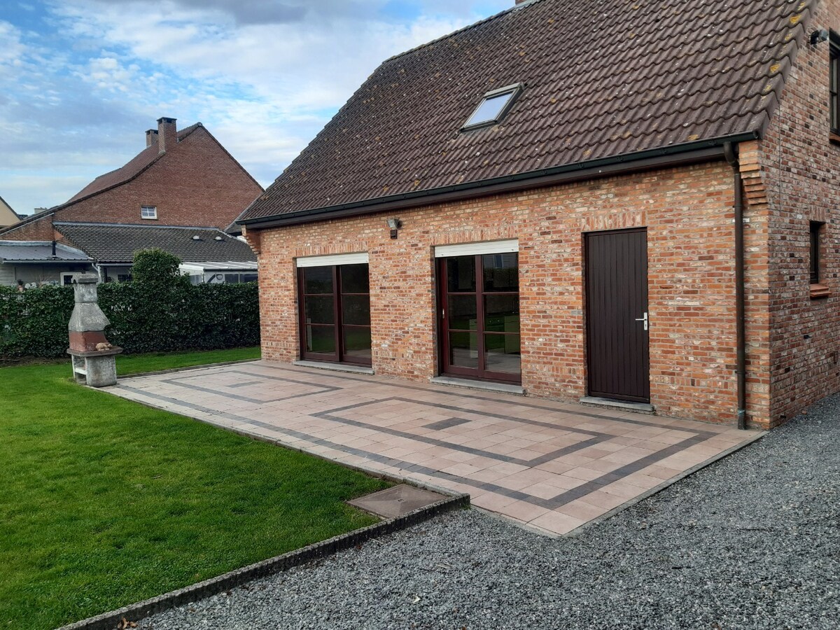 Tijdloze eigendom met tuin (Open Bebouwing). 