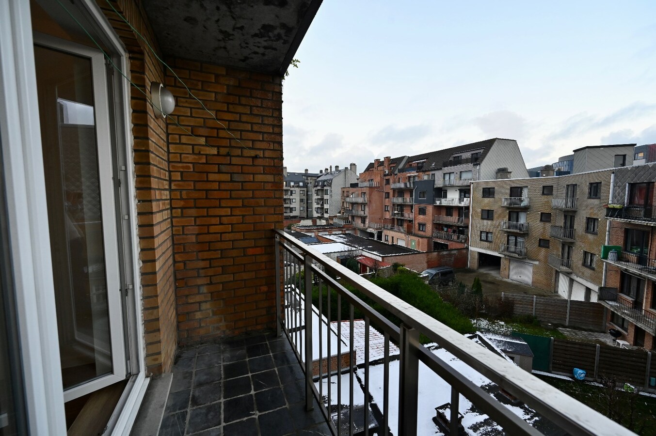 INSTAPKLAAR LICHTRIJK 2 SLAAPKAMER APPARTEMENT 