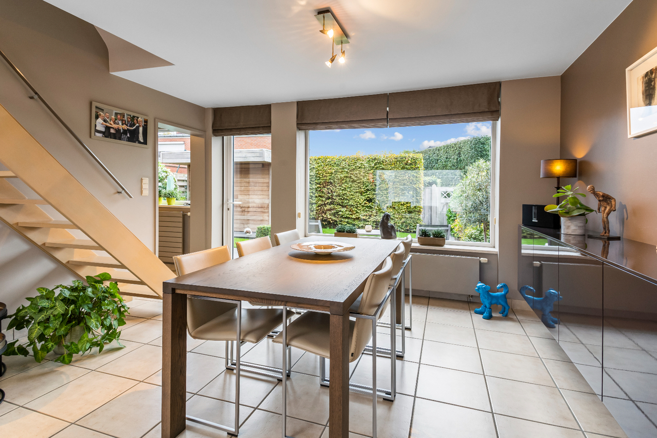 Tot in de puntjes afgewerkte woning in een doodlopende straat 