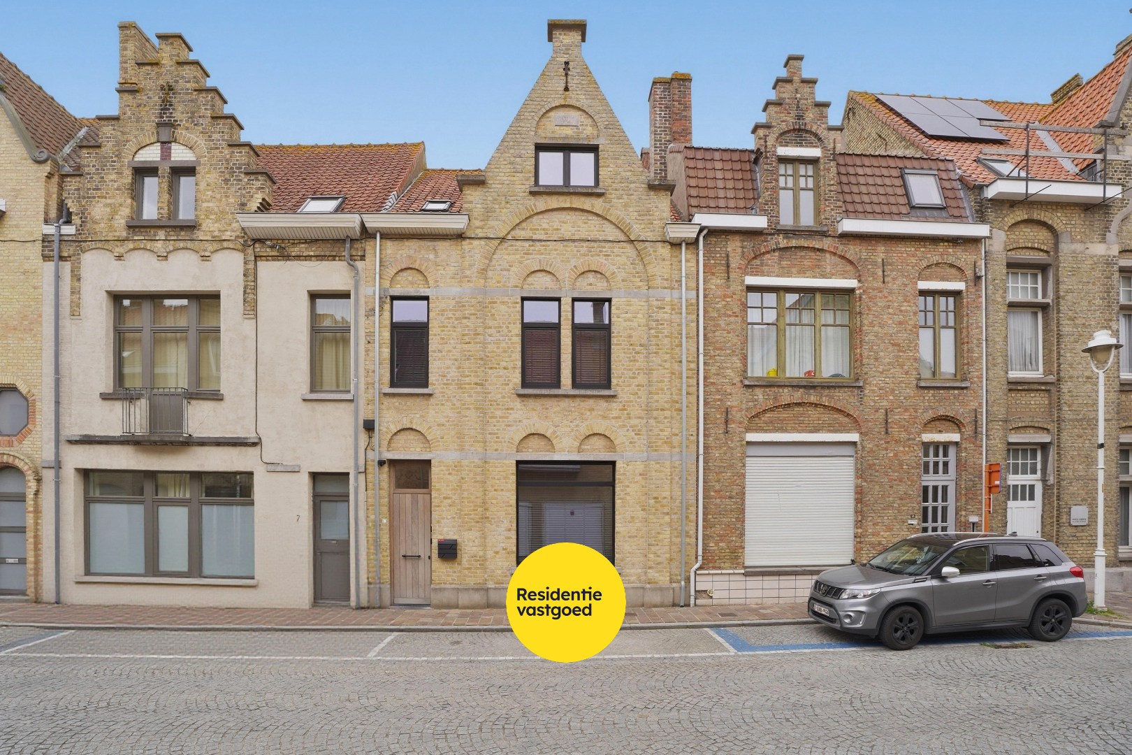 Subliem gerenoveerde herenwoning met 6 slaapkamers inclusief garage in Nieuwpoort-Stad op 135m² 