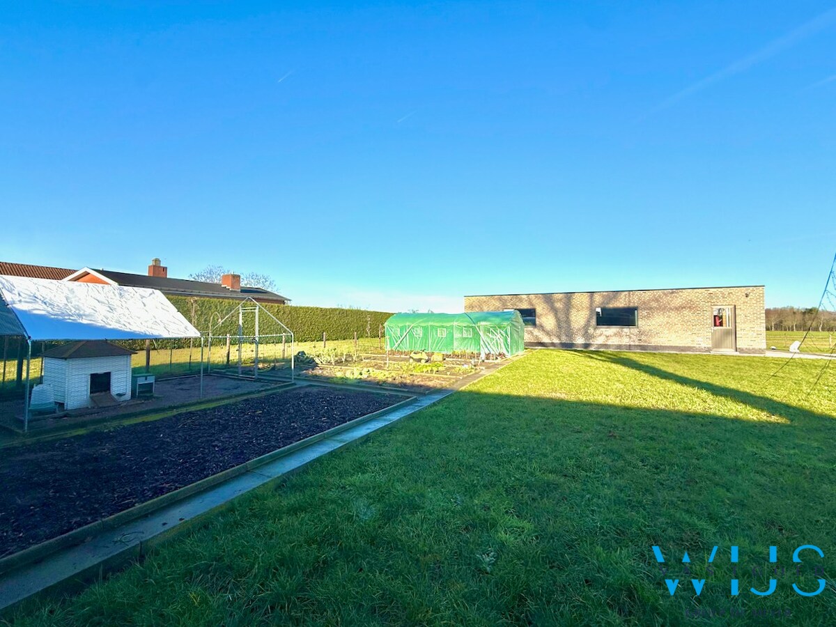 Volledig gerenoveerd woonhuis op 4.734 m² te Maldegem ! 