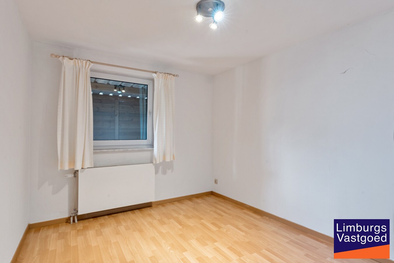 Gelijkvloers appartement, 78 m², 2 slpk, ruim terras, autostaanplaats 