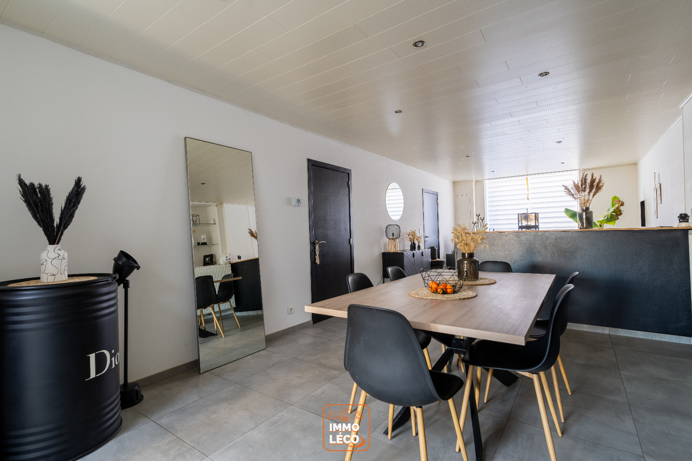 Splendide maison rénovée avec 2/3 chambres et extérieur avec accès à l'arrière 