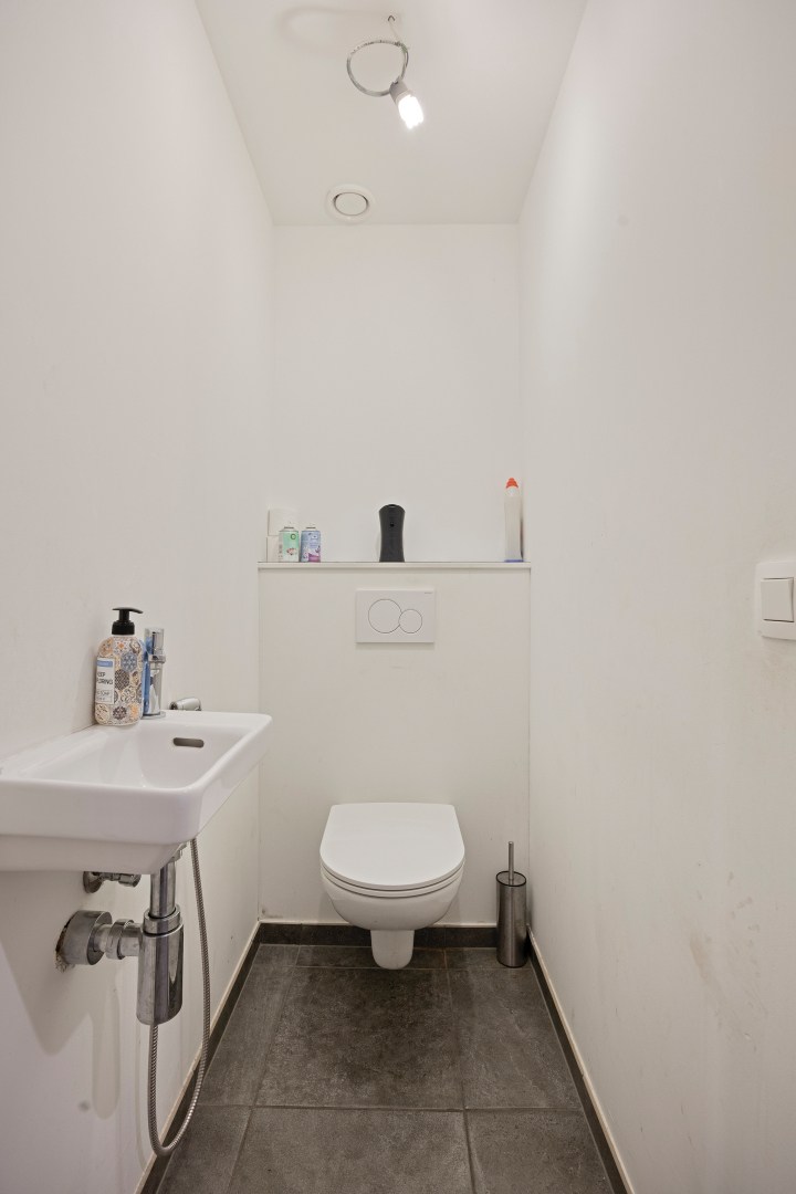 Gerenoveerd appartement met 1 slpk. in Geel 