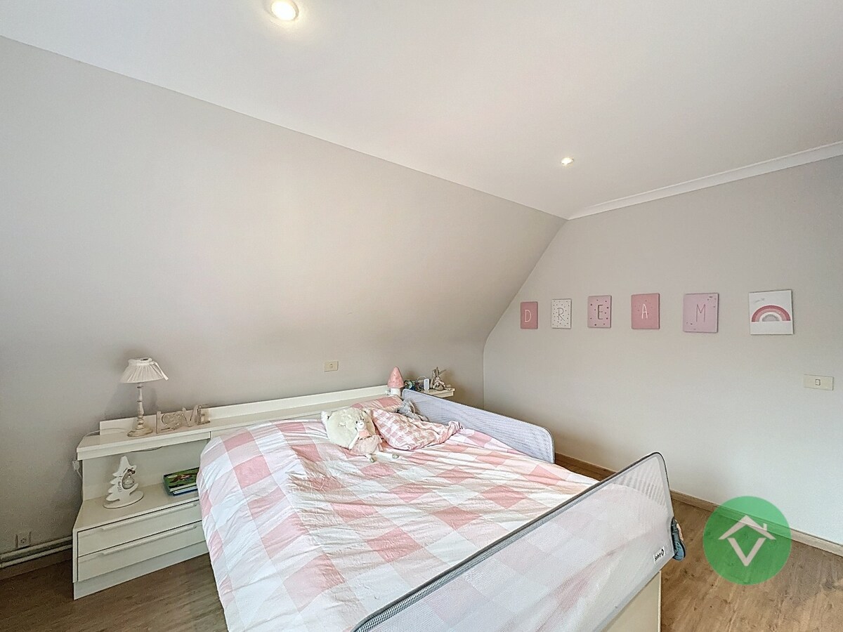 Exclusieve alleenstaande villa met zonnige tuin in een gegeerde woonomgeving te Koekelare 