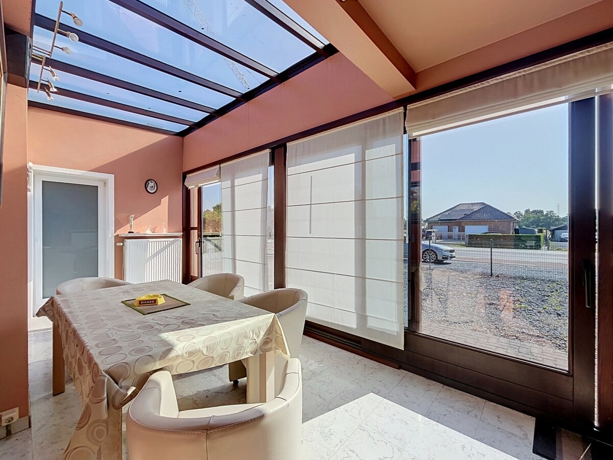 TWEE SLAAPKAMER BUNGALOW TE LIEVEGEM! 