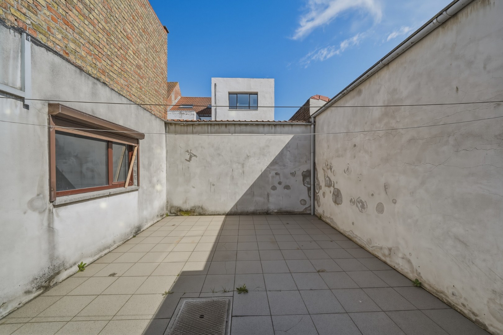 Ruime handelswoning met potentieel te Bredene 