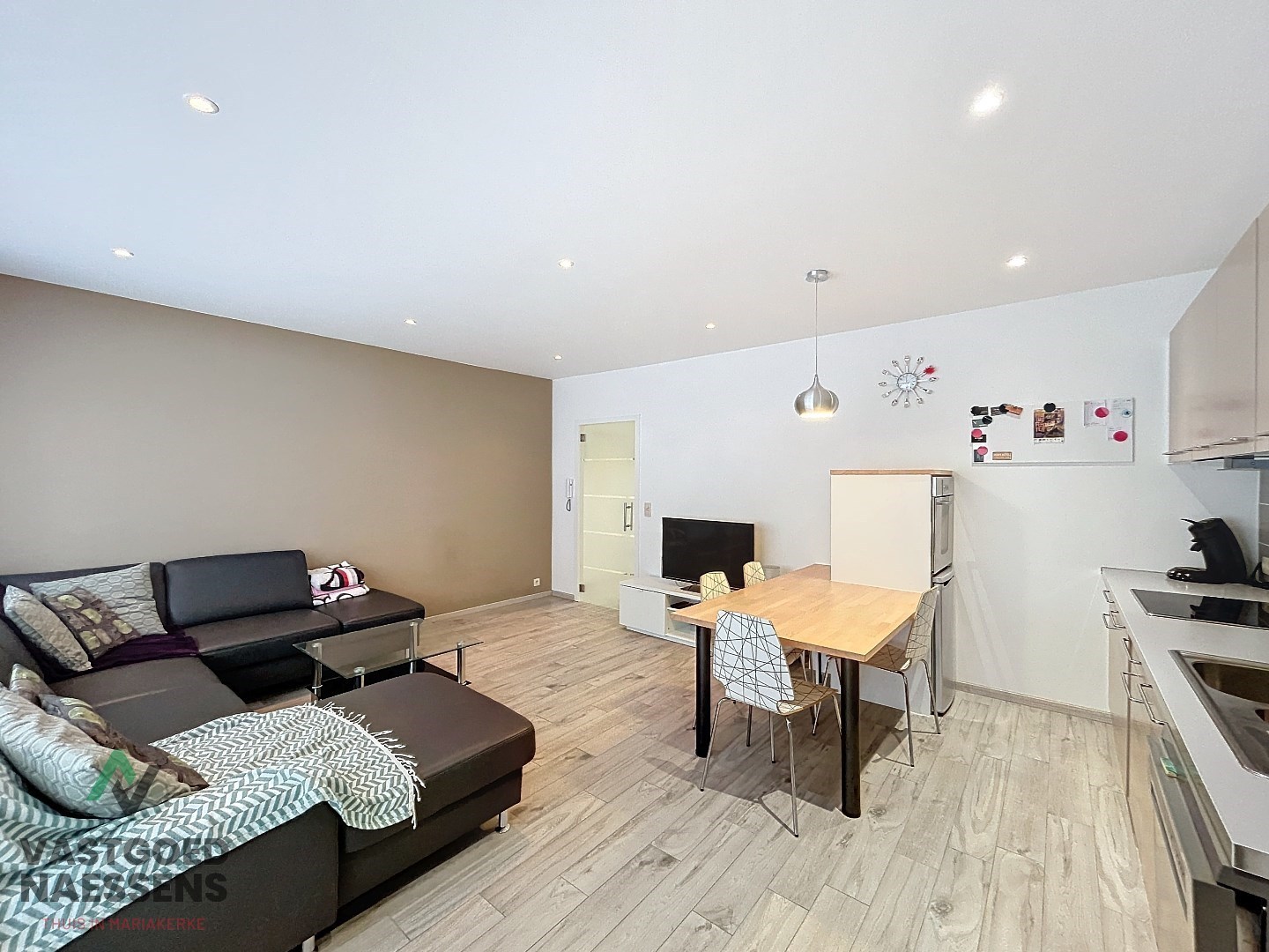 Rez-de-chaussée - appartement 2 chambres près de la digue. 