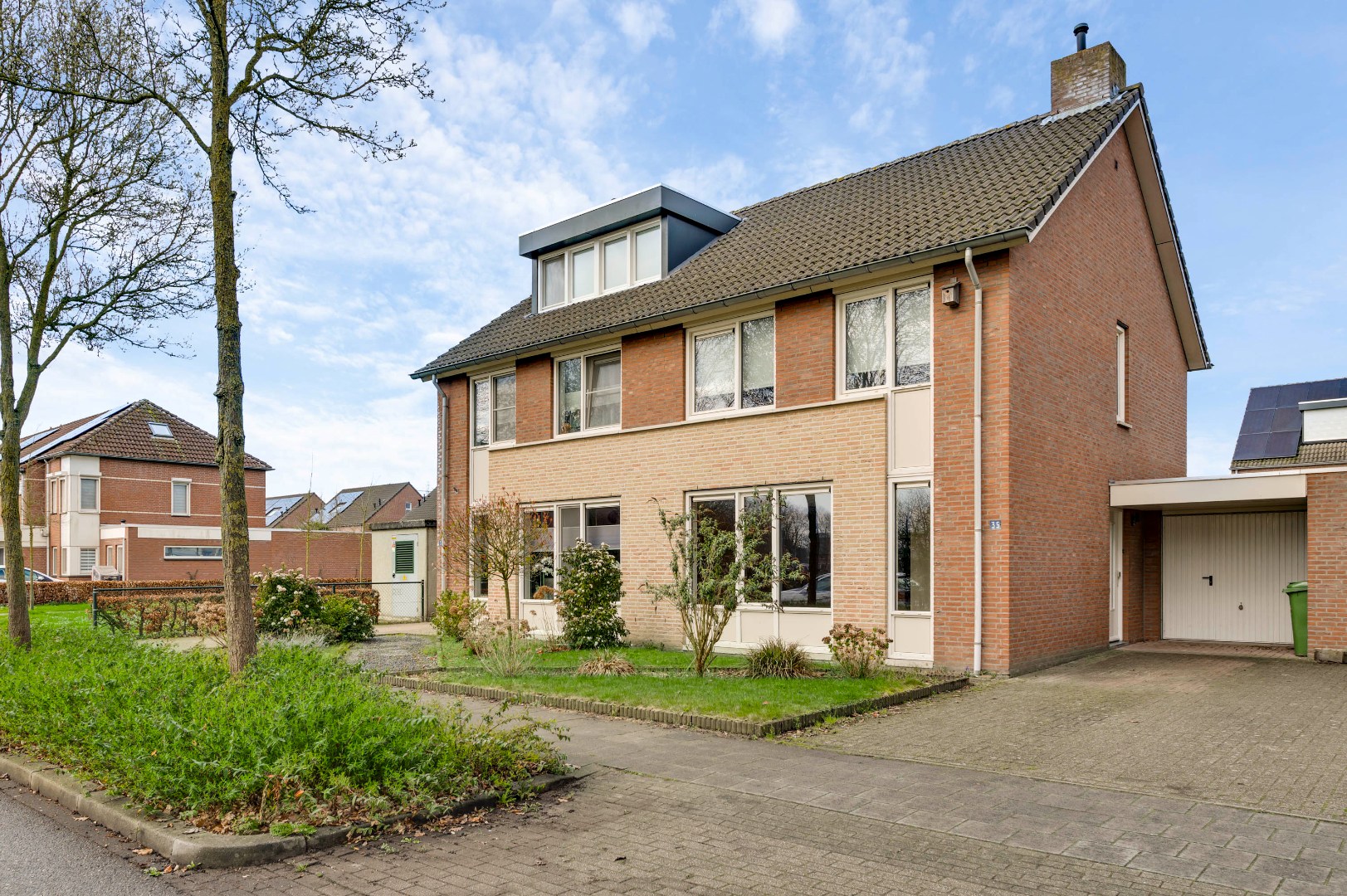 Eengezinswoning te koop in Weert