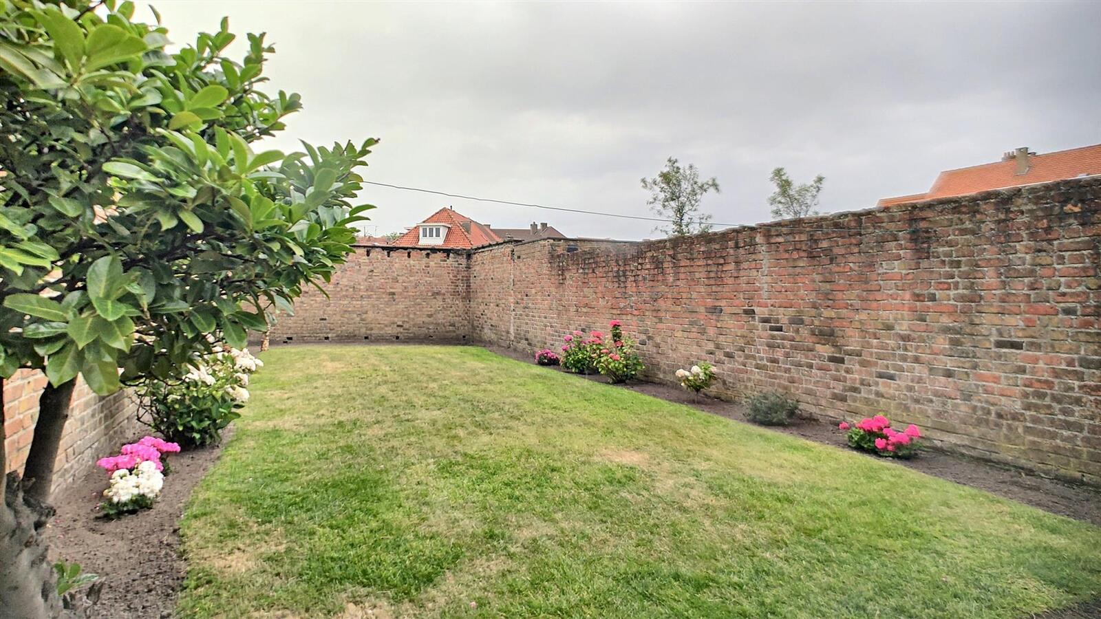 Ruime gezinswoning met tuin - Heist 