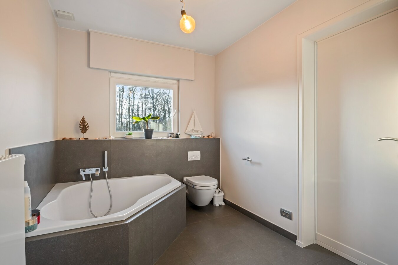 Unieke instapklare Villa te Heule op 933m² op landelijke ligging ! 