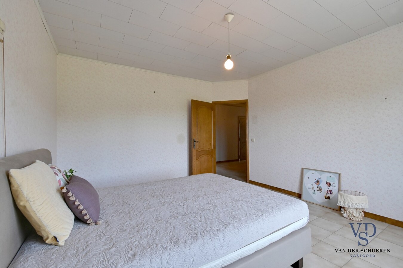 Ruime woning op unieke locatie in het groen, vlakbij Dikkele 