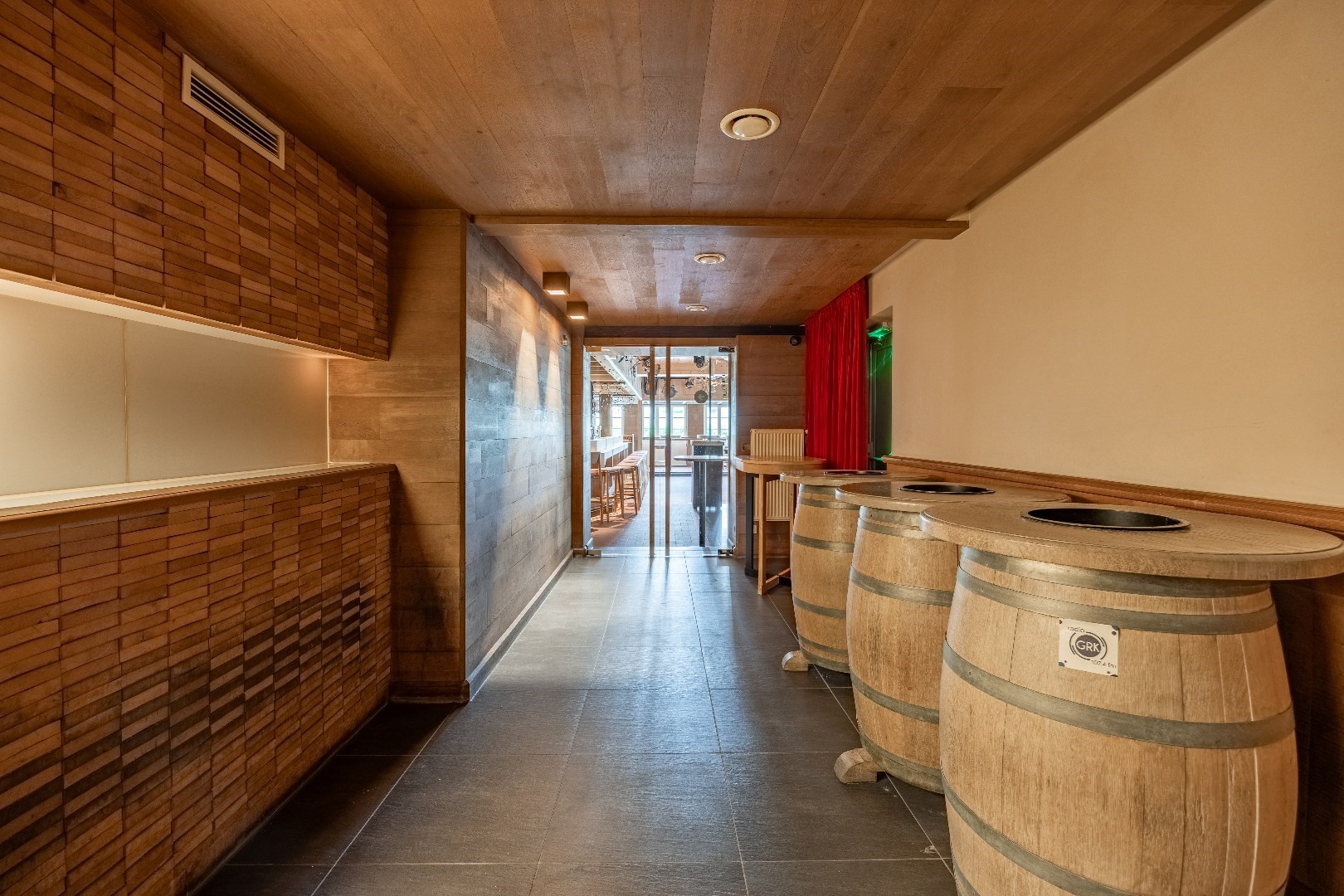 Dancing 'Alphorn' met bovenwoning 