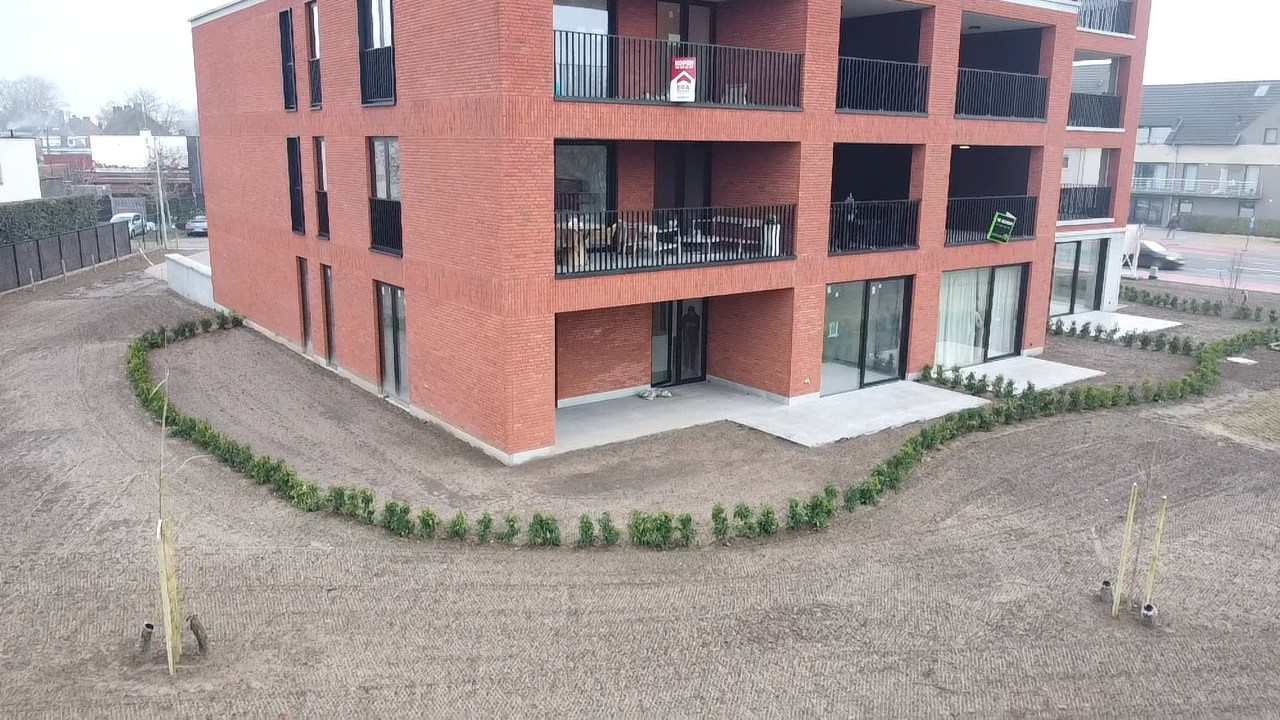 Nieuwbouwappartement met twee slaapkamers, tuin en ondergrondse autostaanplaats te koop in Zulte 