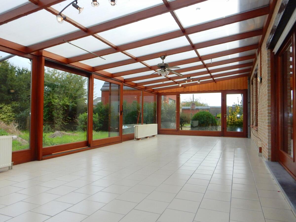 Charmante fermette met 2 garages 