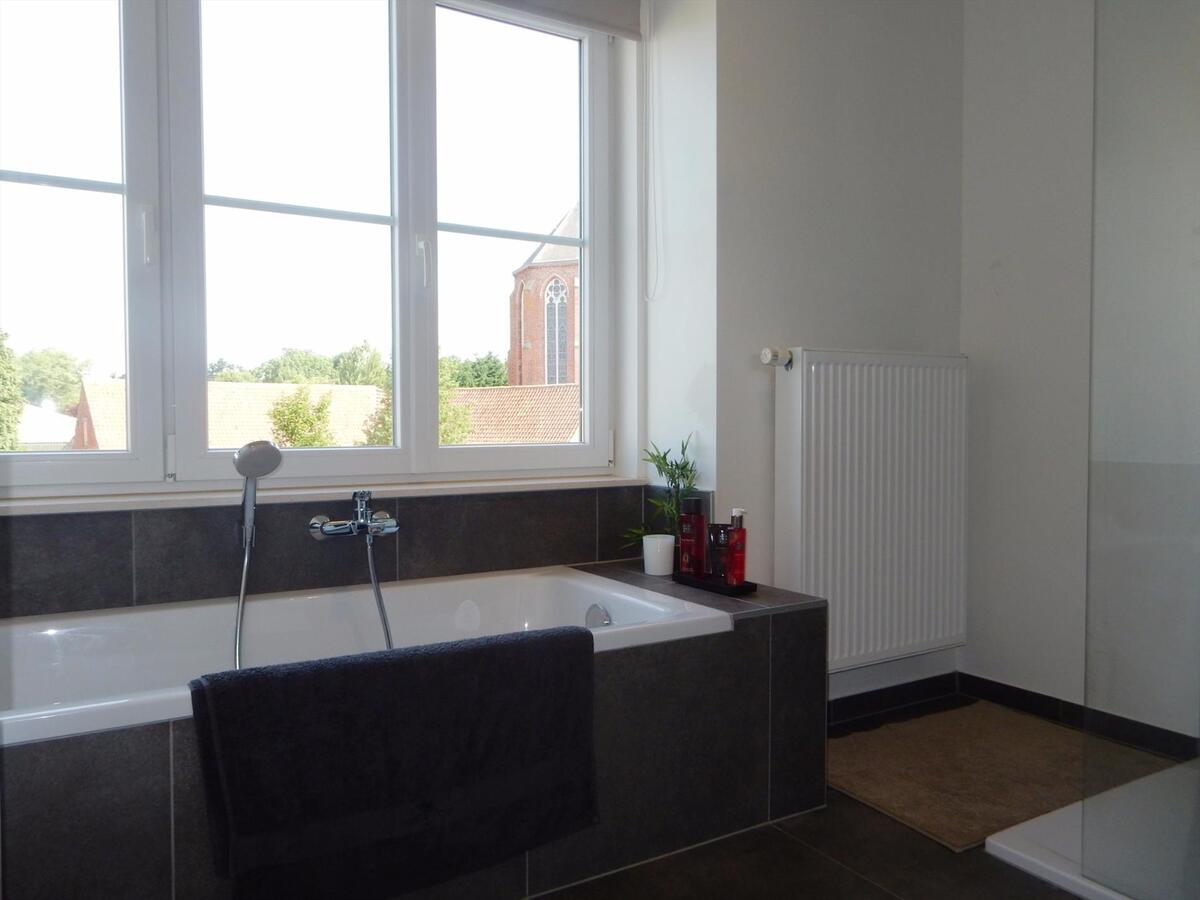 Mooie woning met 3 slaapkamers en garage 