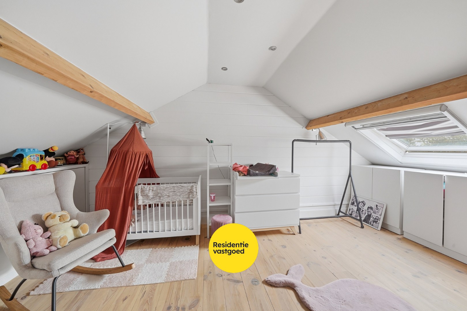 Duplex-appartement van 165 m² met garage, carport en zonnig terras in de Vicognewijk 