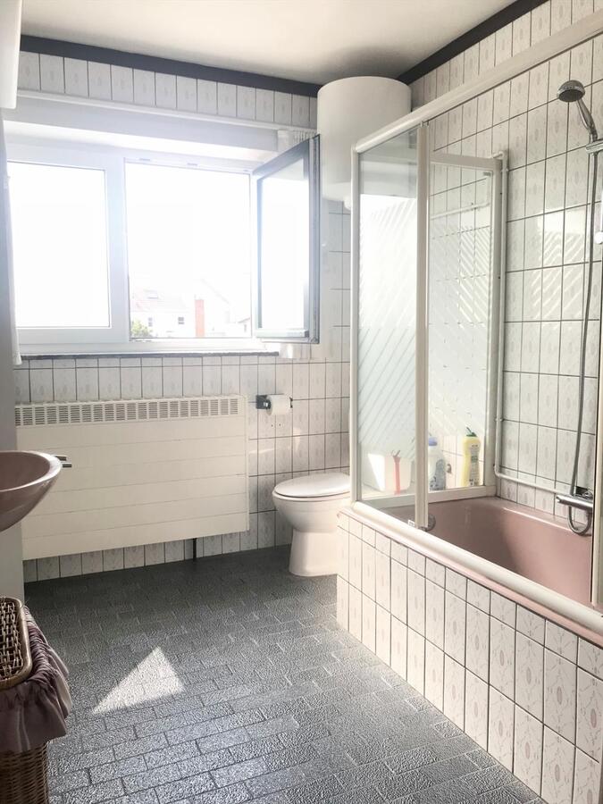 RUIME BEL ETAGE WONING MET TUIN TE BREDENE DORP 