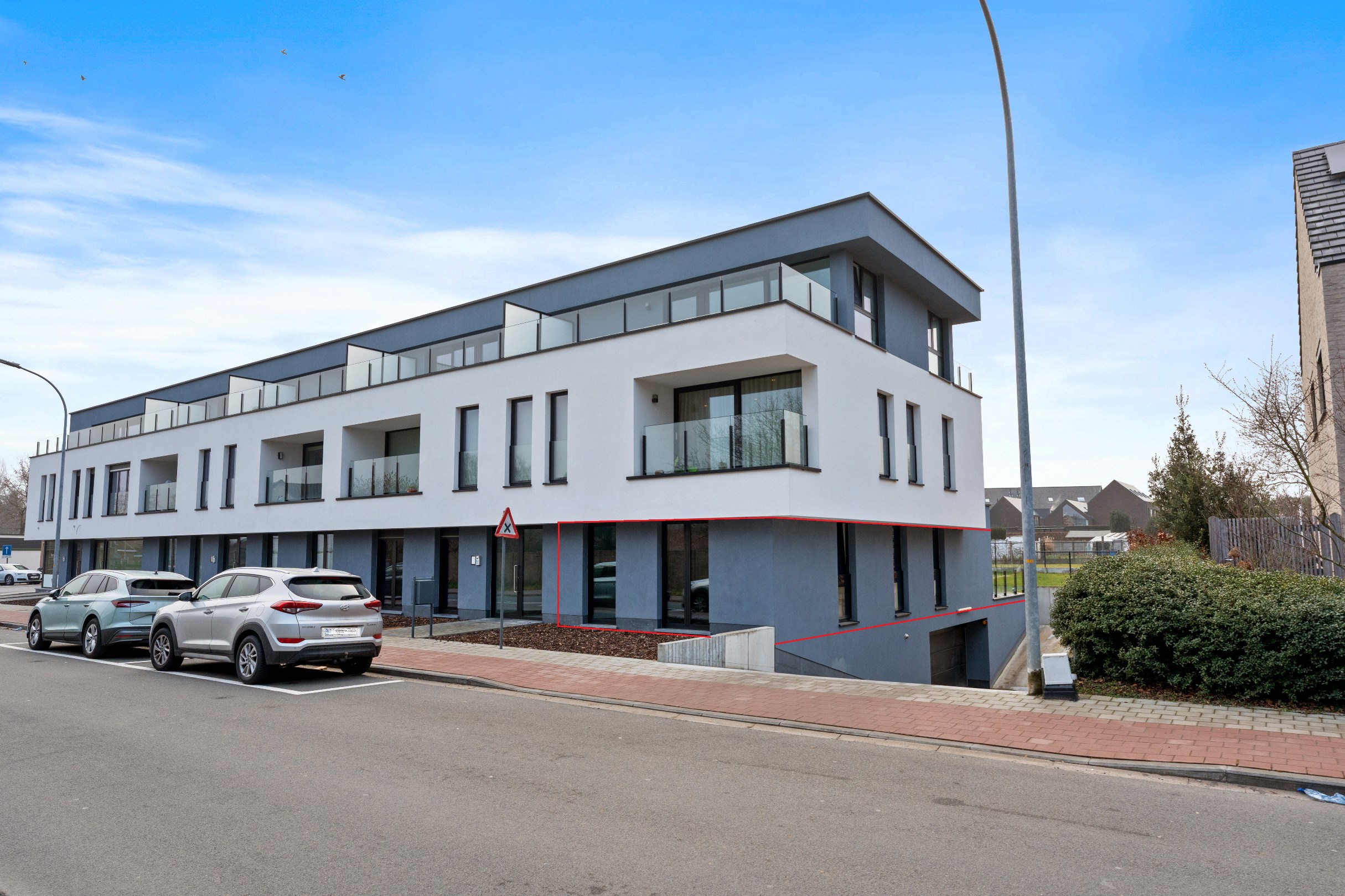 Gelijkvloers appartement met terras en tuin 