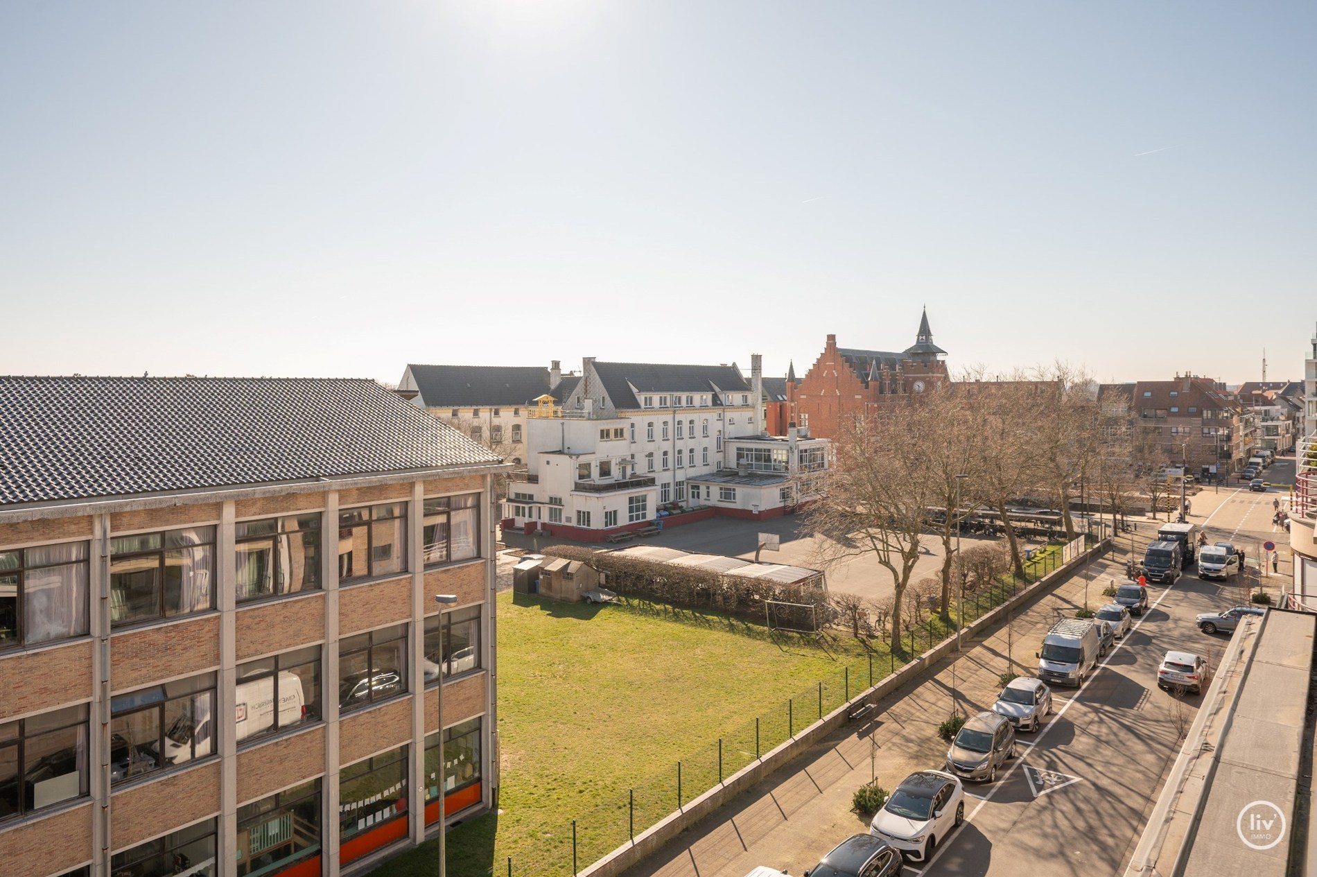 Élégant et récemment rénové duplex appartement au cœur de Knokke. 
