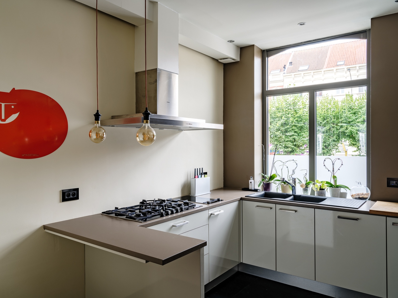 Vernieuwd herenhuis met koer 