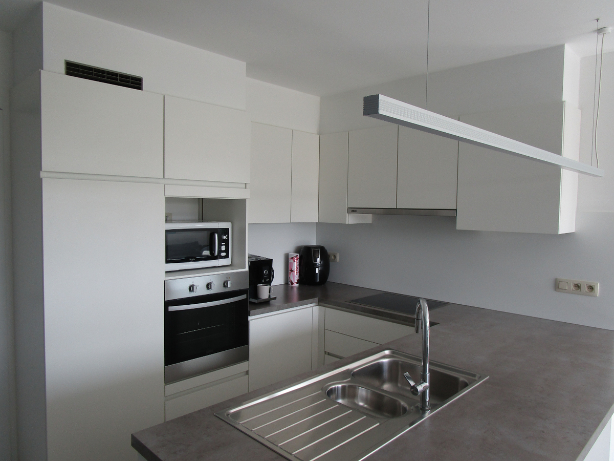 LUXUEUS 3-SLPK-APPARTEMENT  (zonder vaste kosten!). 