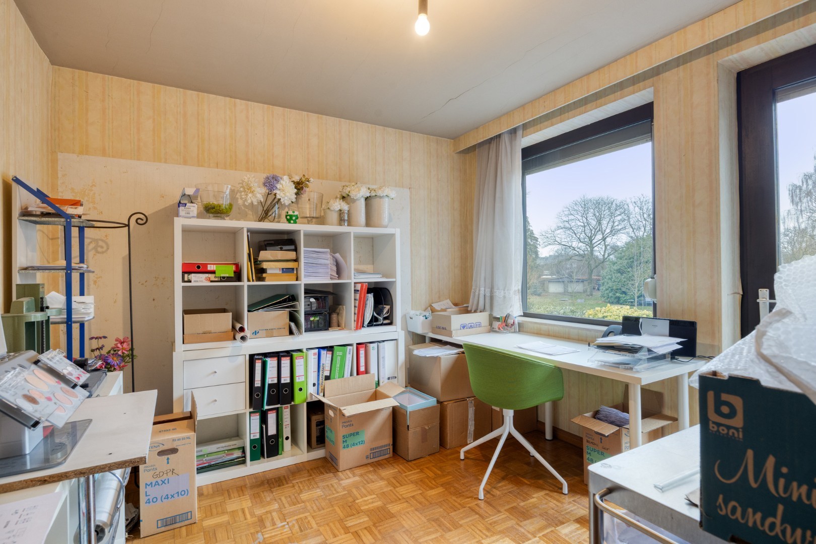 Handelswoning met 3 slpk. en privéparking in het centrum van Balen 