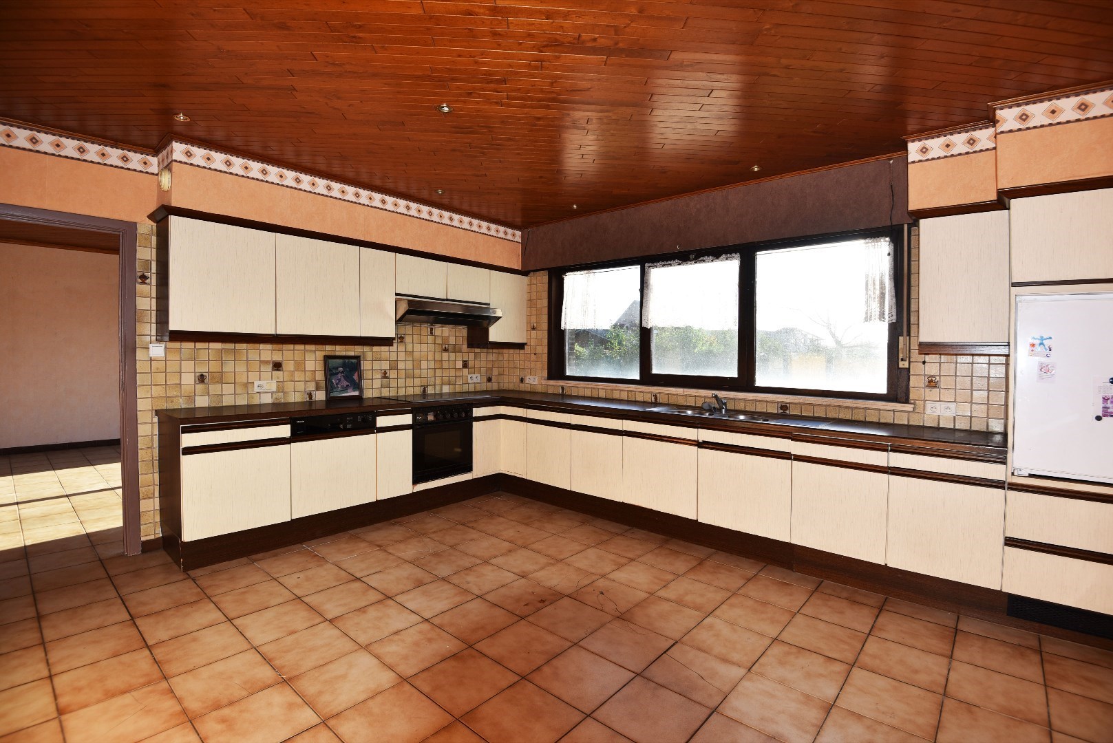 Ruime woning met 4 slpks op 1.042m² rustig gelegen te Lembeke 