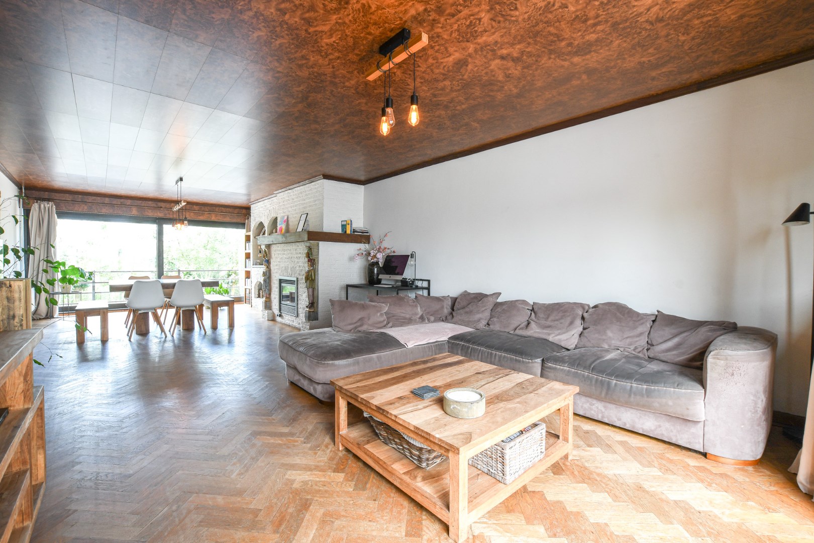 Ruime bel-etagewoning met tuin en bijgebouw, vlakbij centrum De Haan 