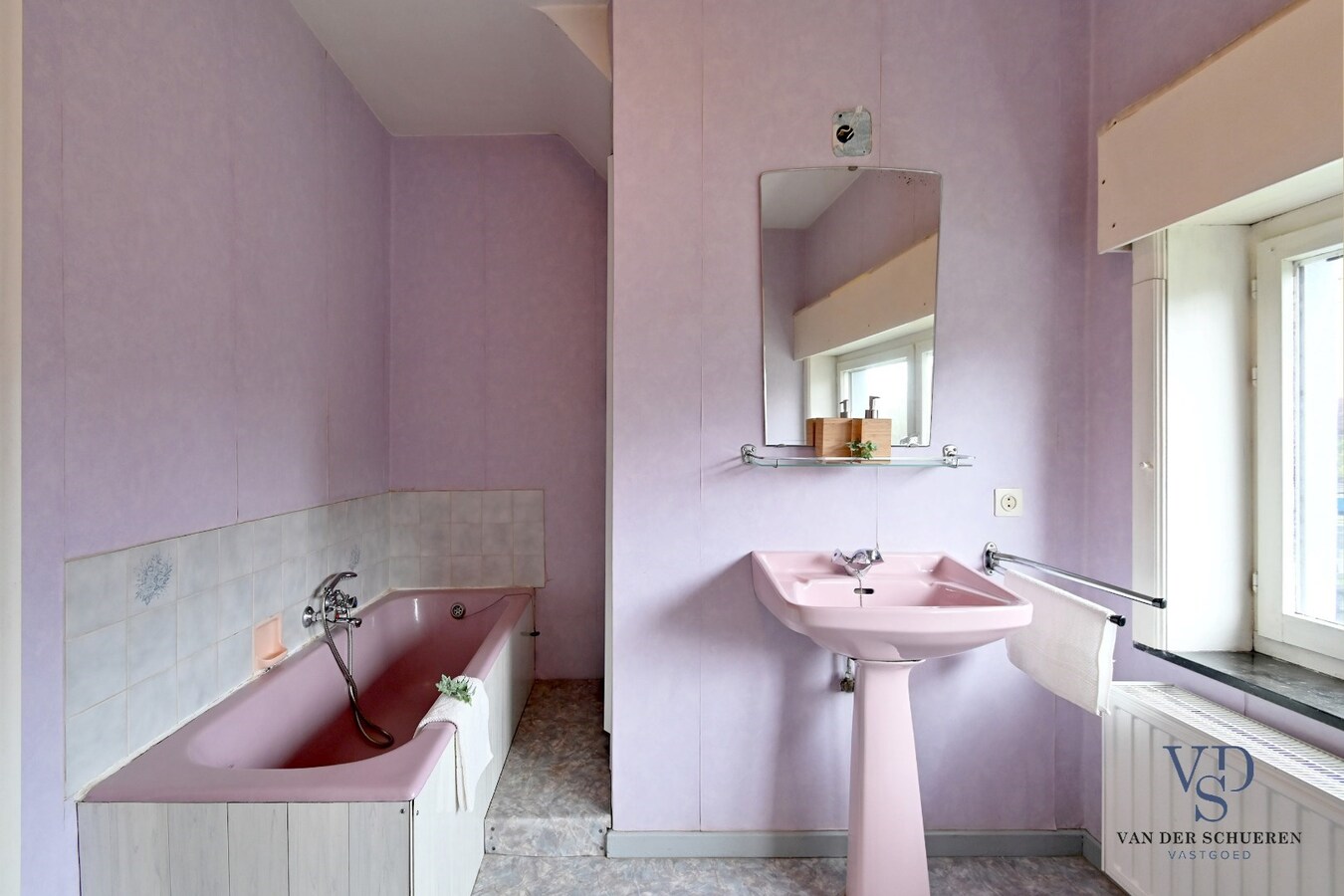 Degelijke halfopen bebouwing 