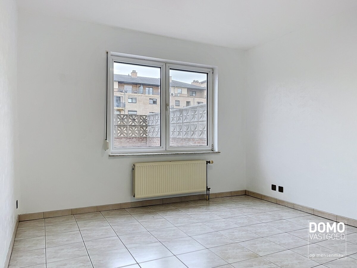 RUIM APPARTEMENT MET 3 SLAAPKAMERS EN TERRAS TE HASSELT 