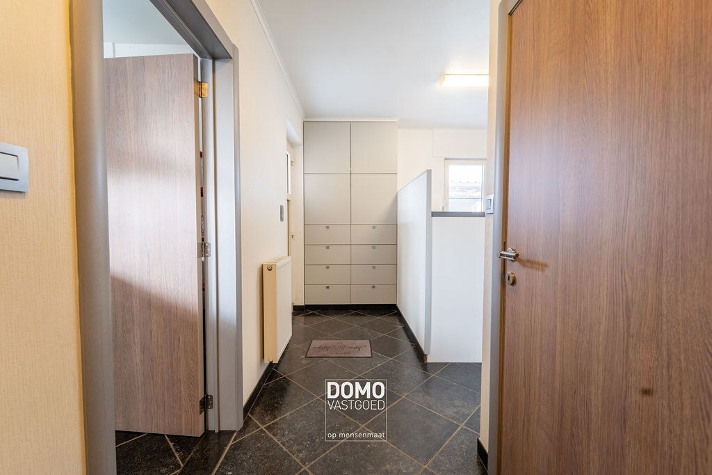 RUIME WONING VAN BOUWJAAR 2008 MET EPC LABEL B, 3 SLAAPKAMERS EN EEN HANGAR TE DIEPENBEEK 