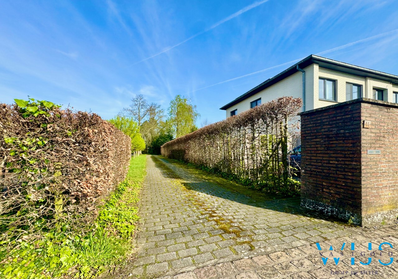 Schitterend woonhuis op een fantastisch perceel van 2859 m² te Drongen ! 