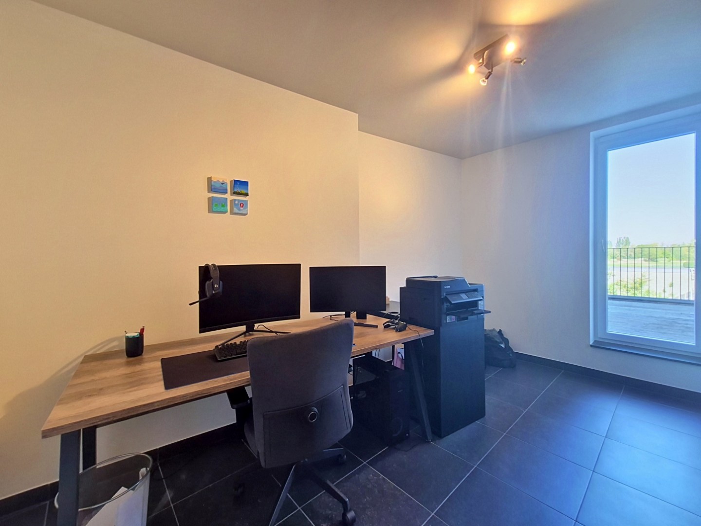 Appartement met 2 slpks, 2 terrassen en autostandplaats 