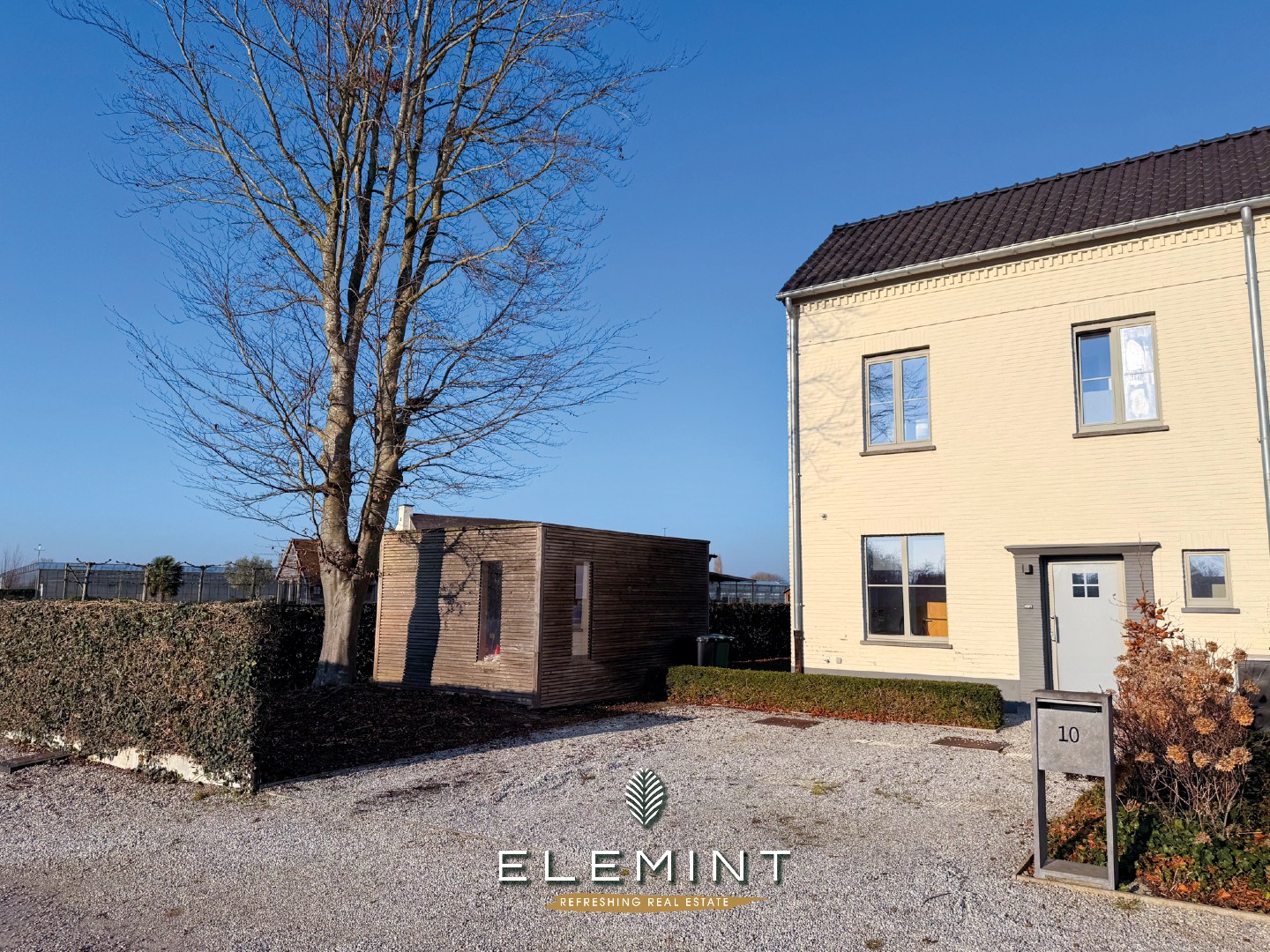 Instapklare halfopen woning te Drongen 