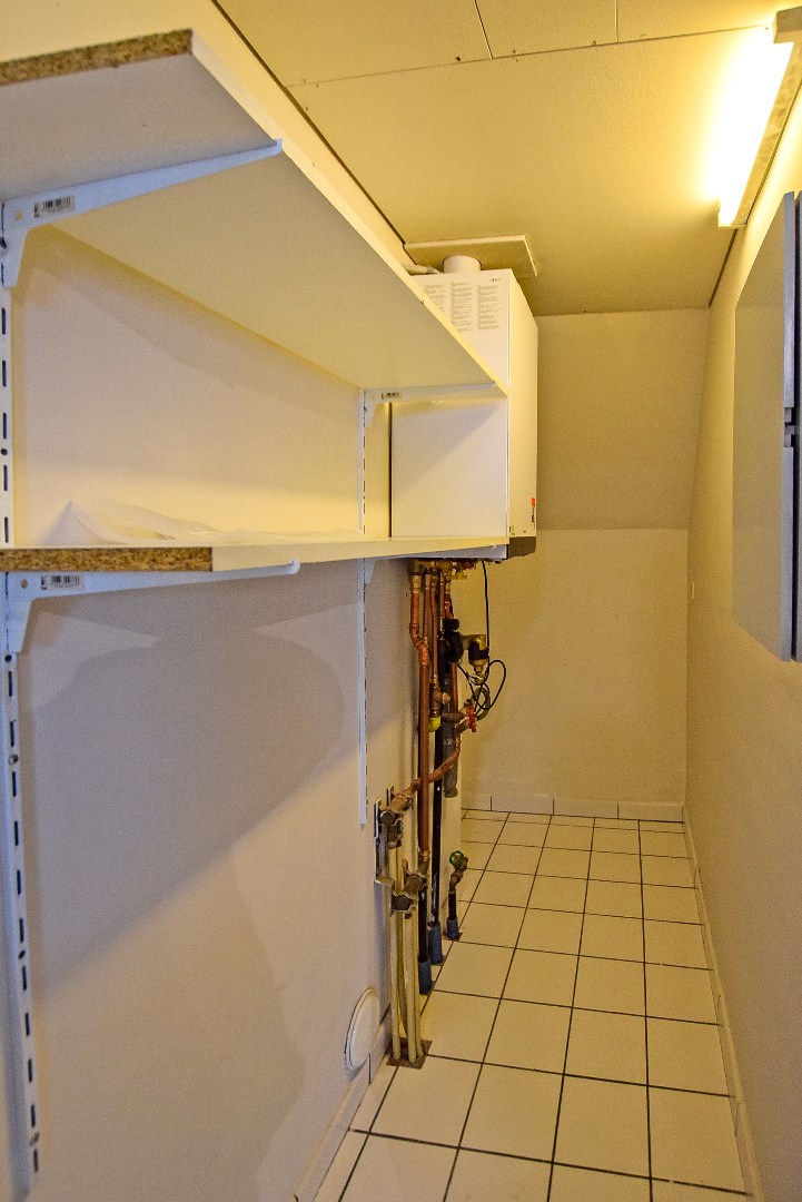 Instapklaar lichtrijk dakappartement in hartje Veurne (61m²) 