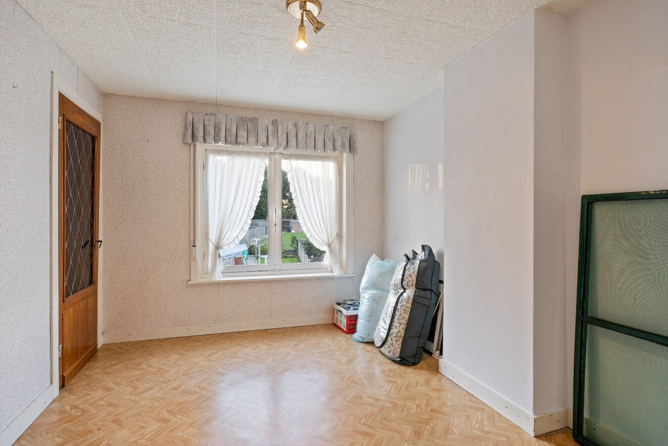 Degelijk gebouwde woning met drie ruime slaapkamers 