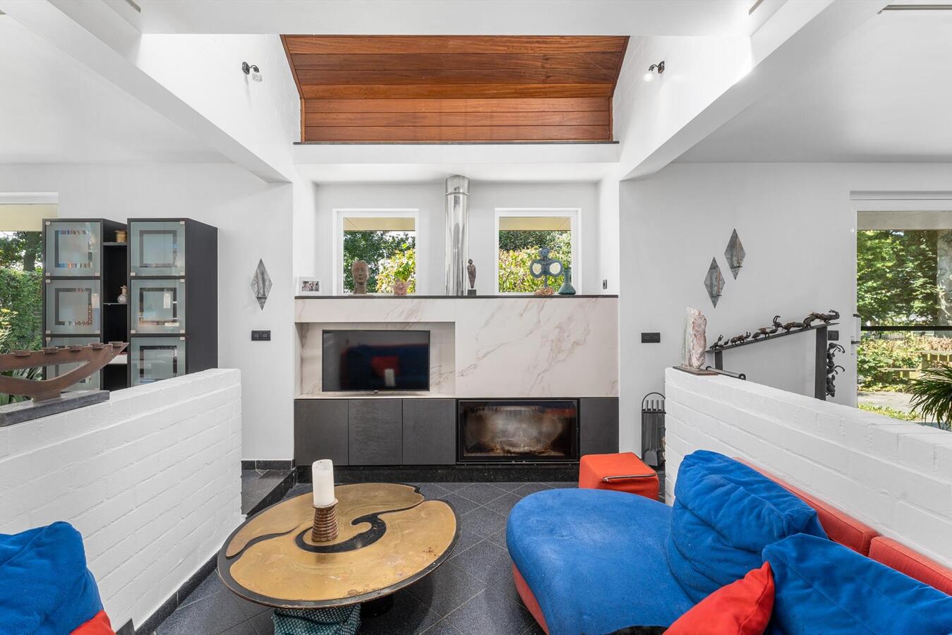 Zéér rustig gelegen woning met 5 slaapkamers en kantoorruimte te Kortemark 