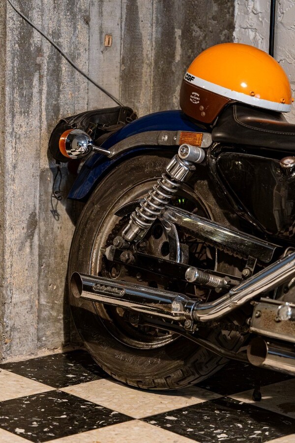 ZEER CENTRAAL GELEGEN UNIEK APPARTEMENT/HANDELSPAND TE OOSTENDE 