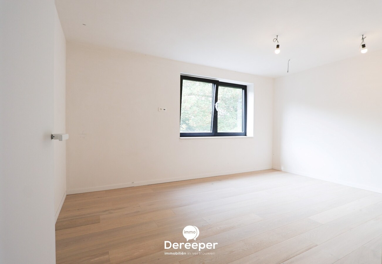 Nieuwbouwwoning met 4 slaapkamers op een uitstekende ligging in centrum Jabbeke 