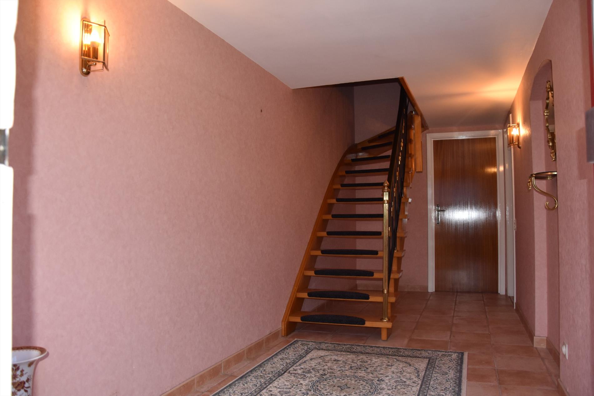 Instapklare HOB met garage en tuin 