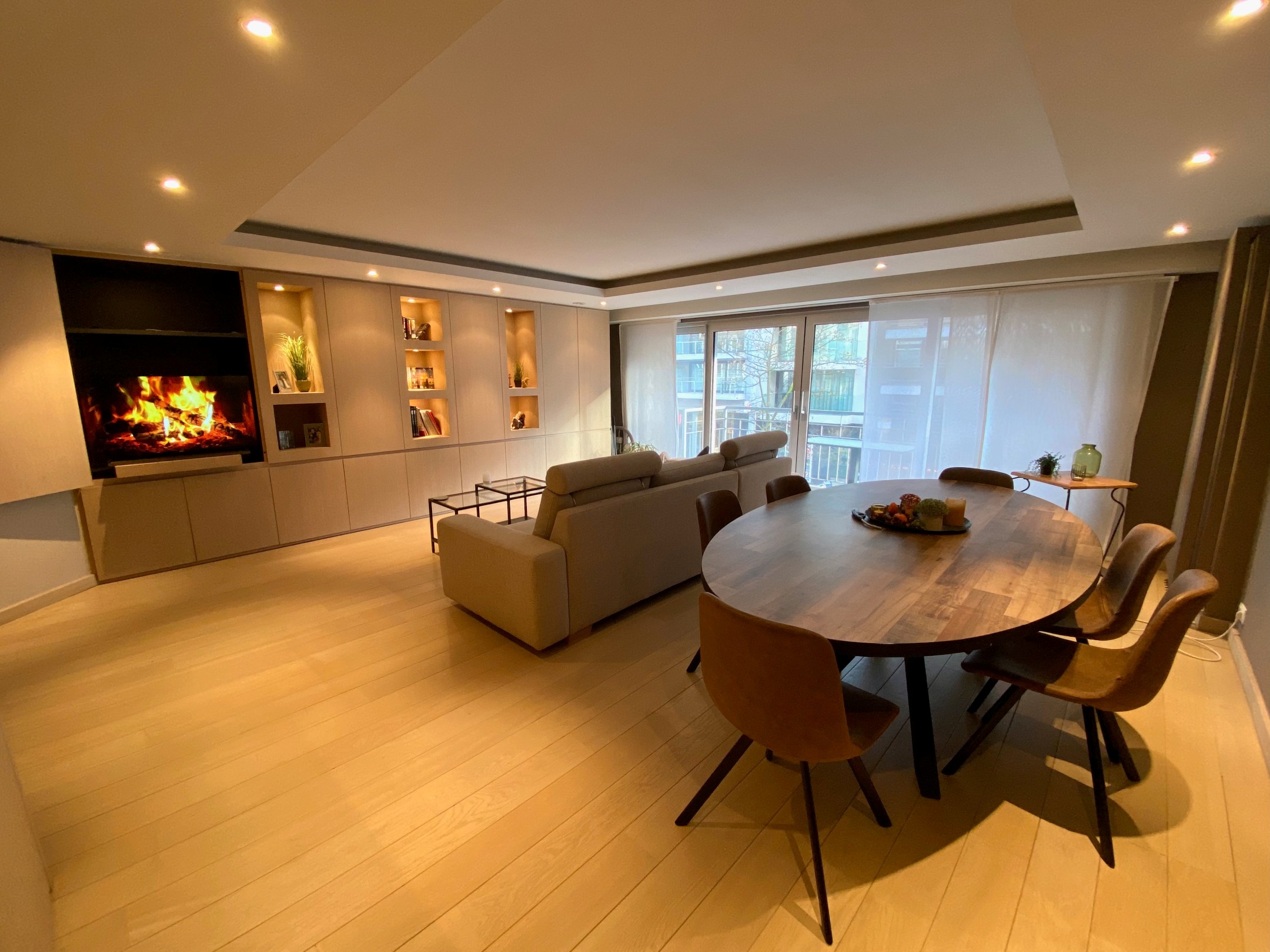 Non-meublé - Appartement spacieux et confortable avec 2 terrasses, idéalement situé sur la Lippenslaan. 