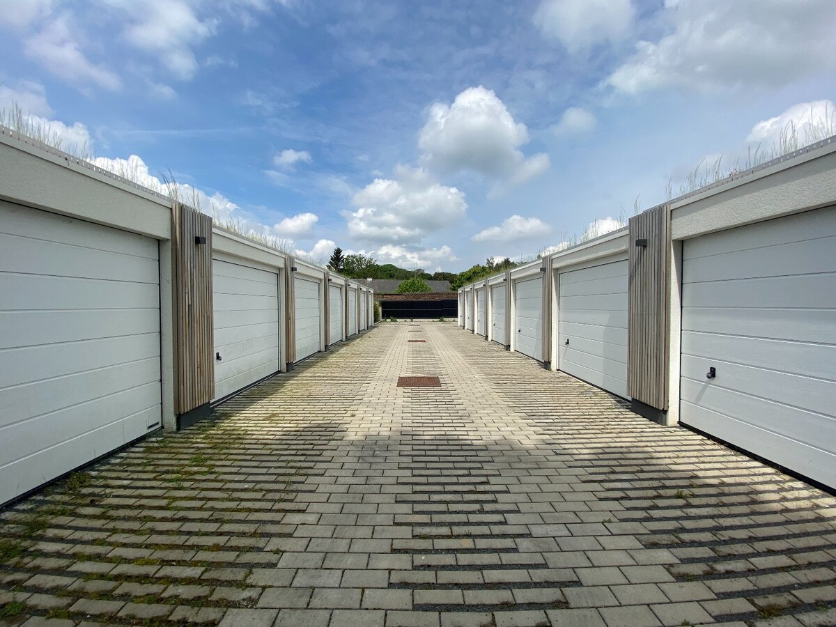 Avis aux investisseurs - 4 garages à vendre ! 