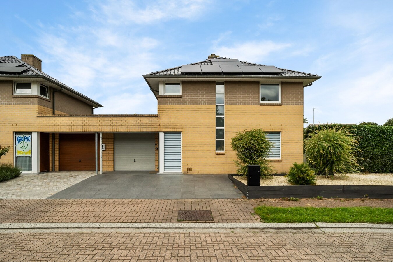 Centraal gelegen, halfopen woning op perceel 624m² 