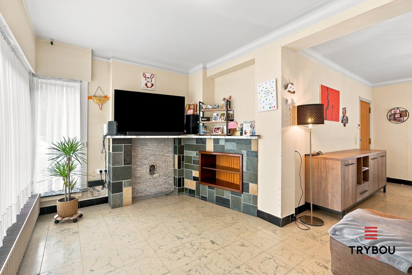 Uitstekende gelegen woning met loods en tuin! 