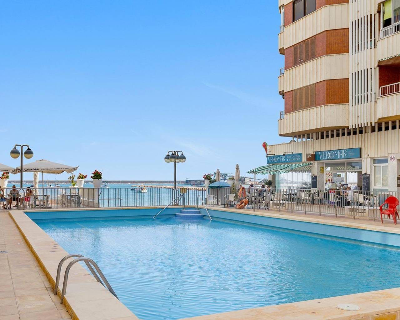 Eindelijk: uw droomappartement pal aan het strand van Torrevieja 