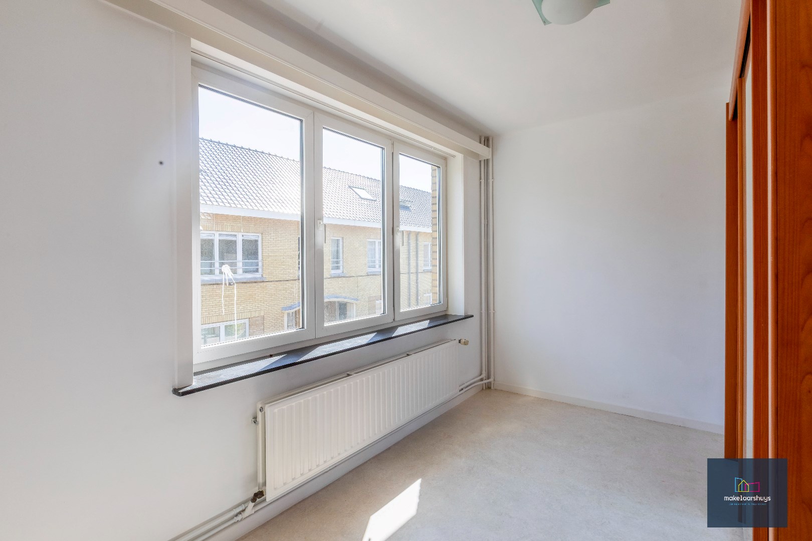 Centraal gelegen halfopen bebouwing met stadskoer 