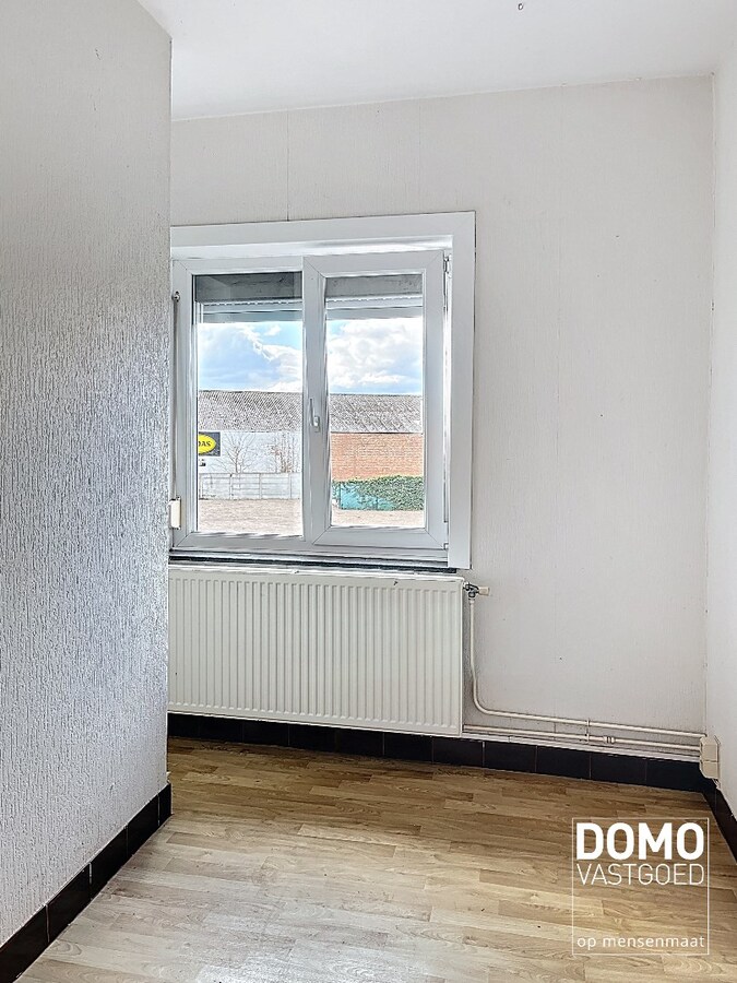 Half open bebouwing gelegen te Beringen - 3 slaapkamers -  203m² 